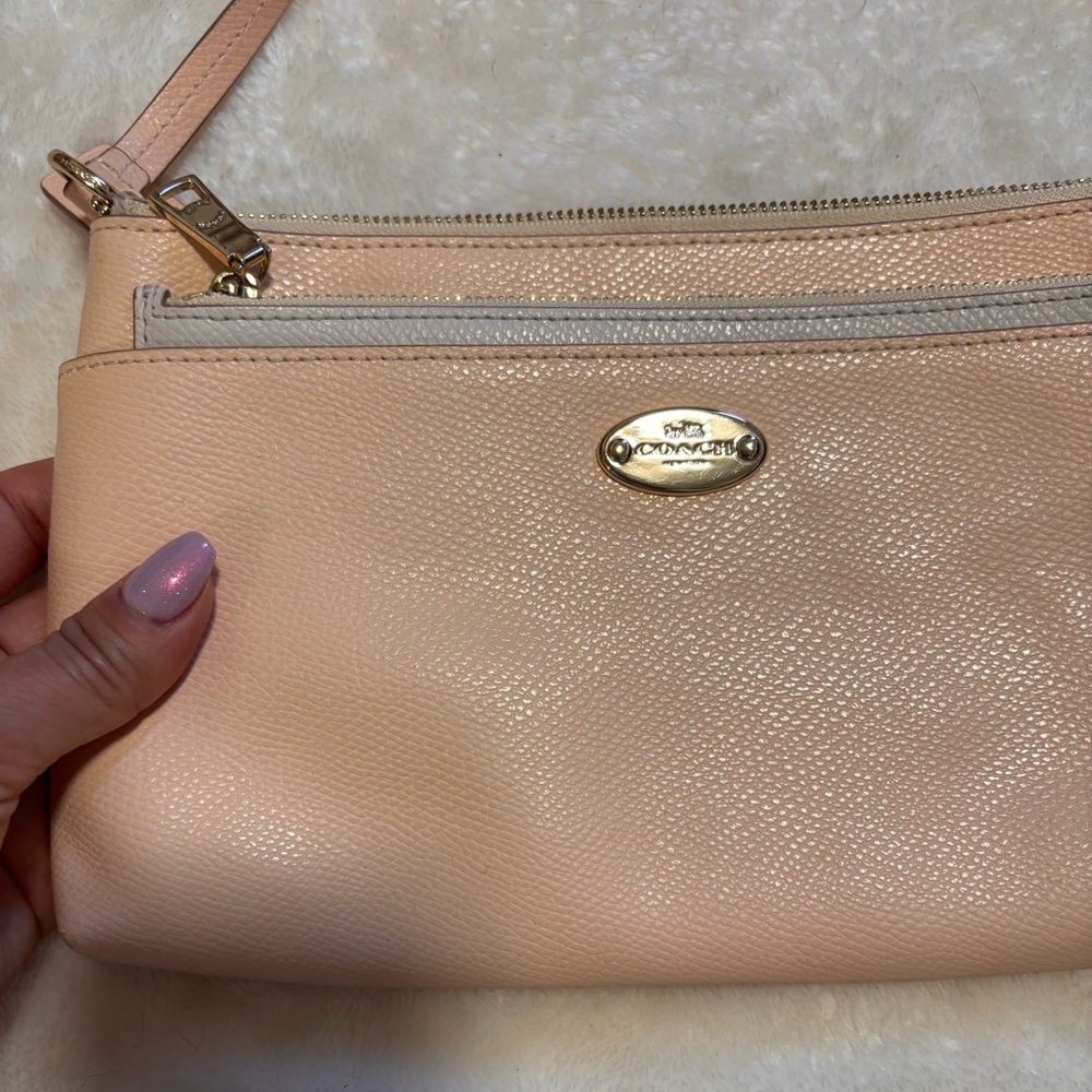 Coach Peach Leather wristlet - Picture 2 of 8